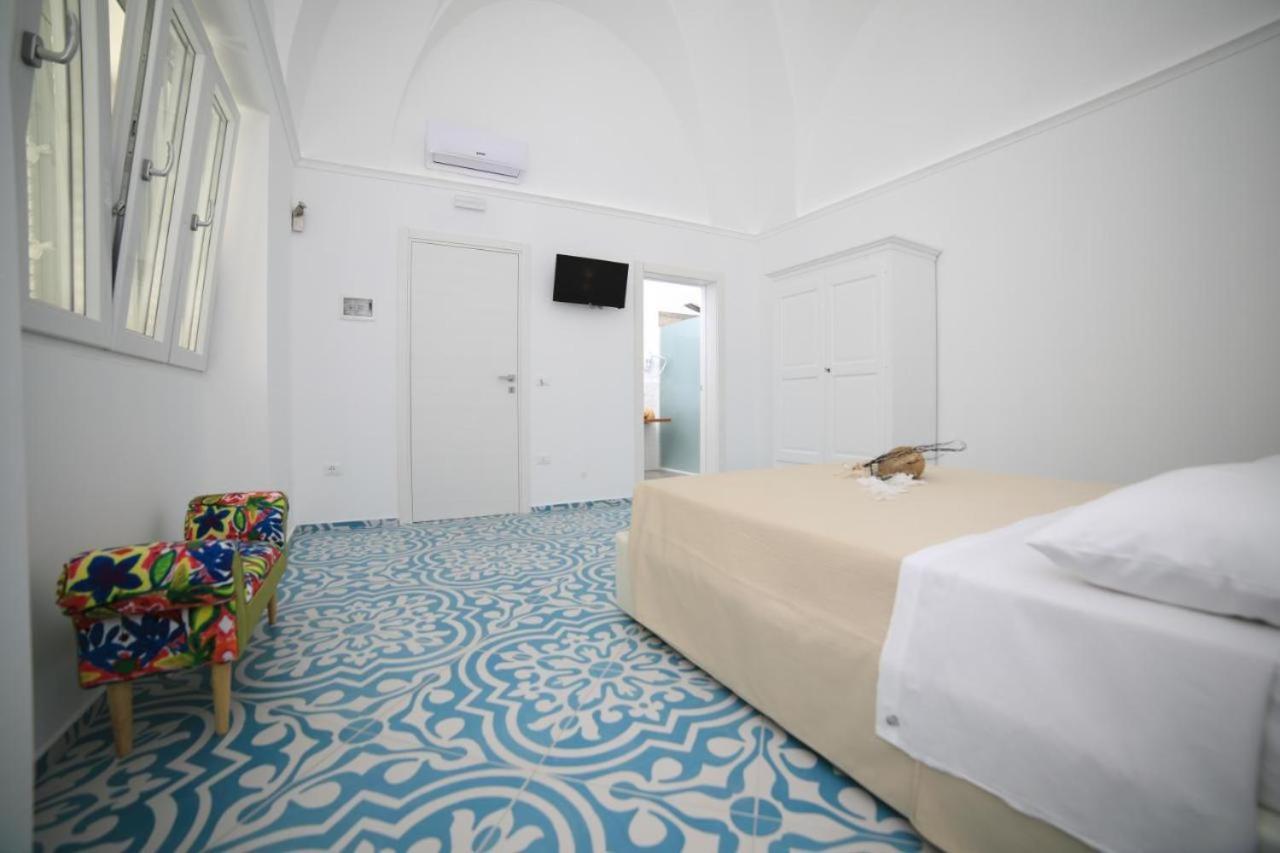 White Aurora Rooms ปอร์โตเชซาเรโอ ภายนอก รูปภาพ